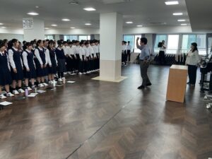 心をそろえて、ひとつの歌声に　～３年生、連合音楽会に向けた学年練習～